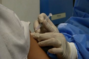 Vaksinasi Covid-19 pada Lansia dimulai Senin besok