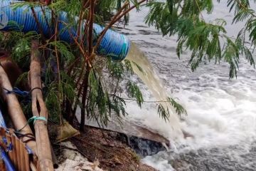 21 pompa air bekerja optimal, ketinggian banjir Pekalongan turun