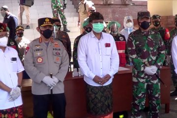 Panglima TNI dan Kapolri mengecek penerapan protokol kesehatan di Bali