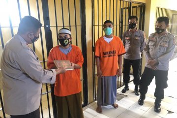 Tahanan di tahanan kepolisian Lombok Utara-NTB diberikan Al-Quran