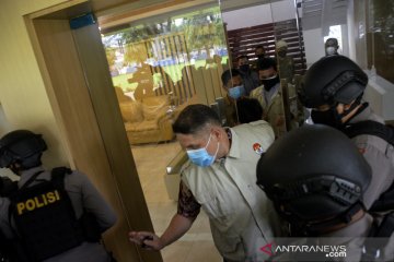 KPK menggeledah kantor Dinas PUTR Sulawesi Selatan