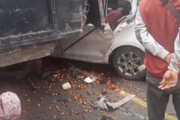 Dua orang meninggal akibat minibus tabrak ekor truk sawit