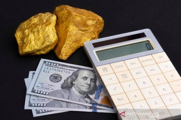 Imbal hasil obligasi  dan "greenback" menguat, emas jatuh 17,8 dolar