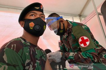1.000 anggota TNI/Polri di Kepri divaksin COVID-19
