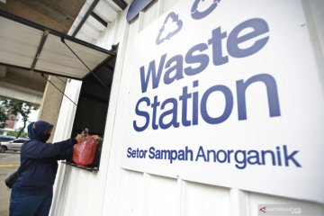 Menukar sampah anorganik menjadi rupiah via aplikasi