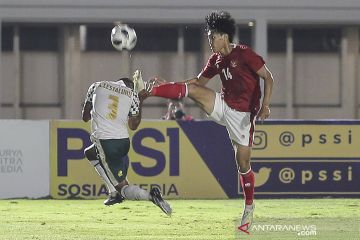 Pemain Dewa United Feby Eka harus menepi akibat cedera