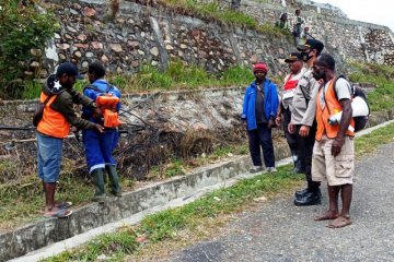 Tokoh Papua : Situasi Intan Jaya kondusif warga kerja bakti