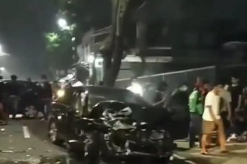 Polisi dalami penyebab tabrakan empat kendaraan di Jaksel