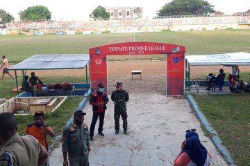 Laga semifinal turnamen Ternate dihentikan gara-gara ada penonton