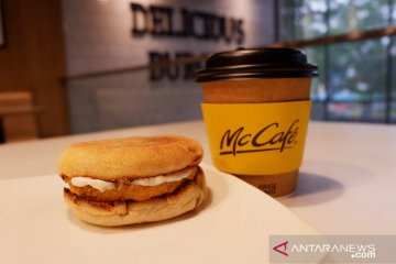 McDonald's bagikan sarapan ke nakes dan ojol di National Breakfast Day