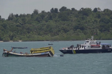 10 Kapal ikan asing ditenggelamkan di Batam