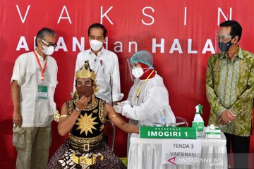 Presiden tinjau vaksinasi bagi ulama, santri, tokoh agama di Jateng