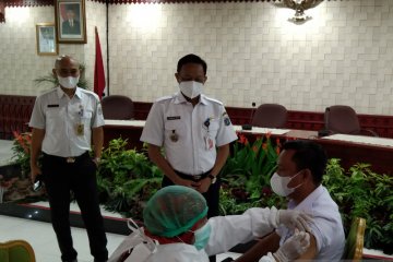 Pemkot Jakarta Selatan mulai vaksinasi 1.534 PNS