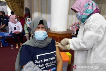 165 jurnalis di Sumatera Barat ikuti vaksinasi COVID-19