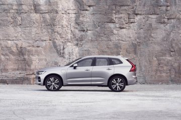 Volvo XC60 2022 yang lebih pintar diproduksi Mei