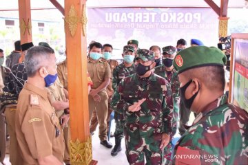 Aster Panglima TNI tinjau posko terpadu PPKM skala mikro di Cirebon
