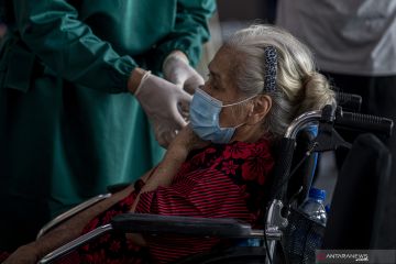 Vaksinasi Massal Lansia Di Palembang