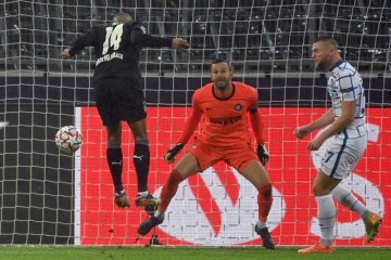 Kiper Inter Milan Samir Handanovic positif COVID-19