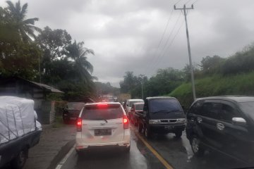 Jembatan rusak timbulkan kemacetan panjang di jalur Padang-Bukittinggi