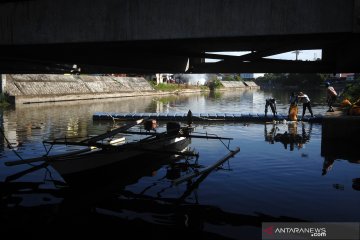 AKSI BERSIH SUNGAI LANTAMAL VIII MANADO