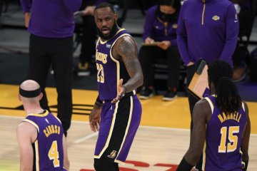 LeBron James tuntun Lakers lewati Hornets 116-105