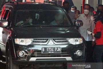 Presiden tinjau vaksinasi COVID-19 'drive thru' di Bogor