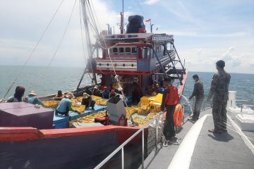KKP tertibkan empat kapal cantrang di Selat Makassar