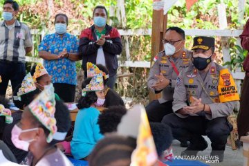 Program Pi Ajar Polri berikan pendidikan generasi muda Papua