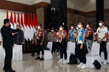 Pebulu tangkis tim All England Indonesia tiba kembali di tanah air