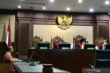 Hakim PN Jakpus skors sidang perdana Marzuki cs sampai pukul 13.00