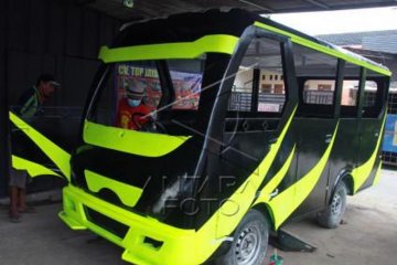 Pembuatan Mobil Kereta Wisata