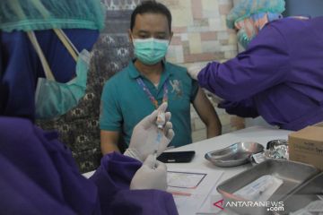 Bandara SMB II gelar vaksinasi 