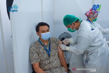 Tingkatkan layanan, transportasi publik Jakarta vaksinasi 686 karyawan