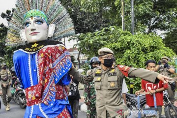 Satpol PP Jaksel tertibkan pengamen ondel-ondel