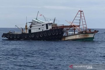 KKP-Kejaksaan tenggelamkan 4 kapal pencuri ikan berbendera Vietnam