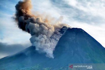 BNPB: Awan panas guguran Gunung Merapi meluncur ke barat daya