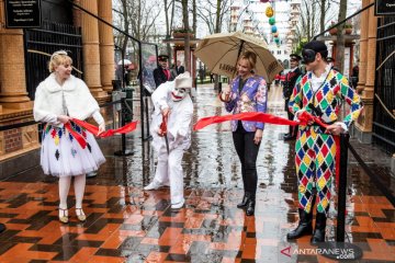 Taman hiburan Tivoli di Kopenhagen di buka kembali