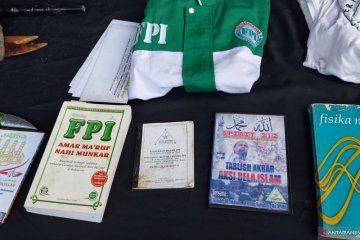 Kriminal kemarin, penangkapan terduga teroris hingga atribut FPI