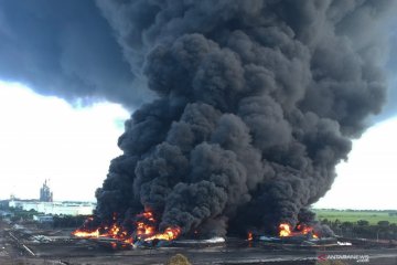 Penanganan kebakaran tangki minyak Pertamina Balongan