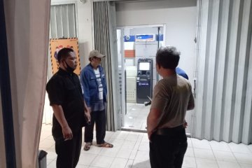 Tembak pengisi uang ATM, perampok bersenpi gondol Rp300 juta