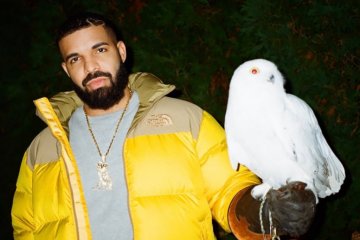 Wanita membawa pisau coba masuk ke rumah rapper Drake di Kanada