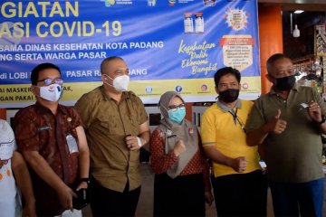 Dinkes Kota Padang sasar 2.500 pedagang untuk vaksinasi COVID-19