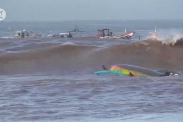 4 perahu Jember terbalik, 1 nelayan Hilang