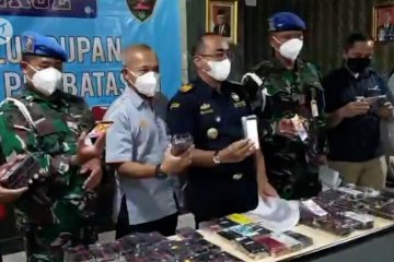 Bea Cukai Juanda gagalkan penyelundupan ponsel ilegal dari Batam