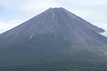 Jalur pendakian Gunung Semeru kembali dibuka April 2021