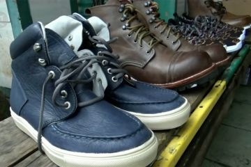 Strategi perajin sepatu Malang pulihkan usaha