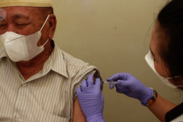 Palembang percepat vaksinasi, sediakan layanan antar jemput lansia