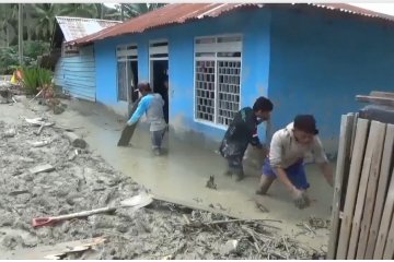 Ratusan rumah di Sigi tertimbun lumpur 50 cm - satu meter