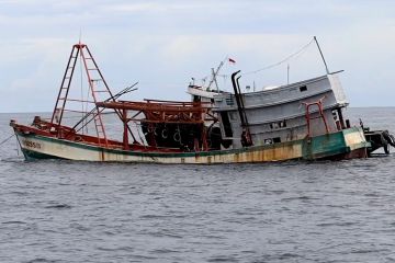 PSDKP Pontianak musnahkan 4 Kapal Ikan Asing