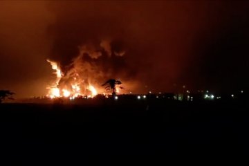 Kilang minyak Pertamina di Indramayu terbakar
